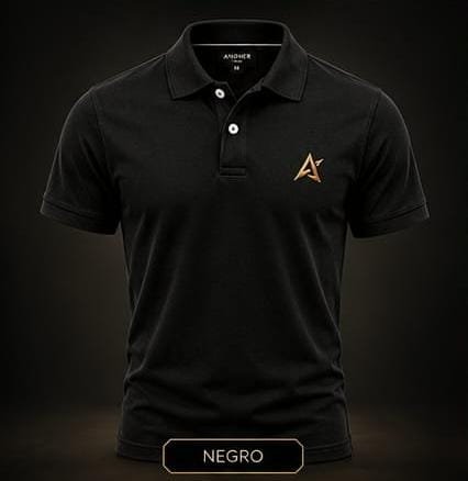 Remera polo rojo bordó, blanco, negro y azul marino con diseño en el pecho