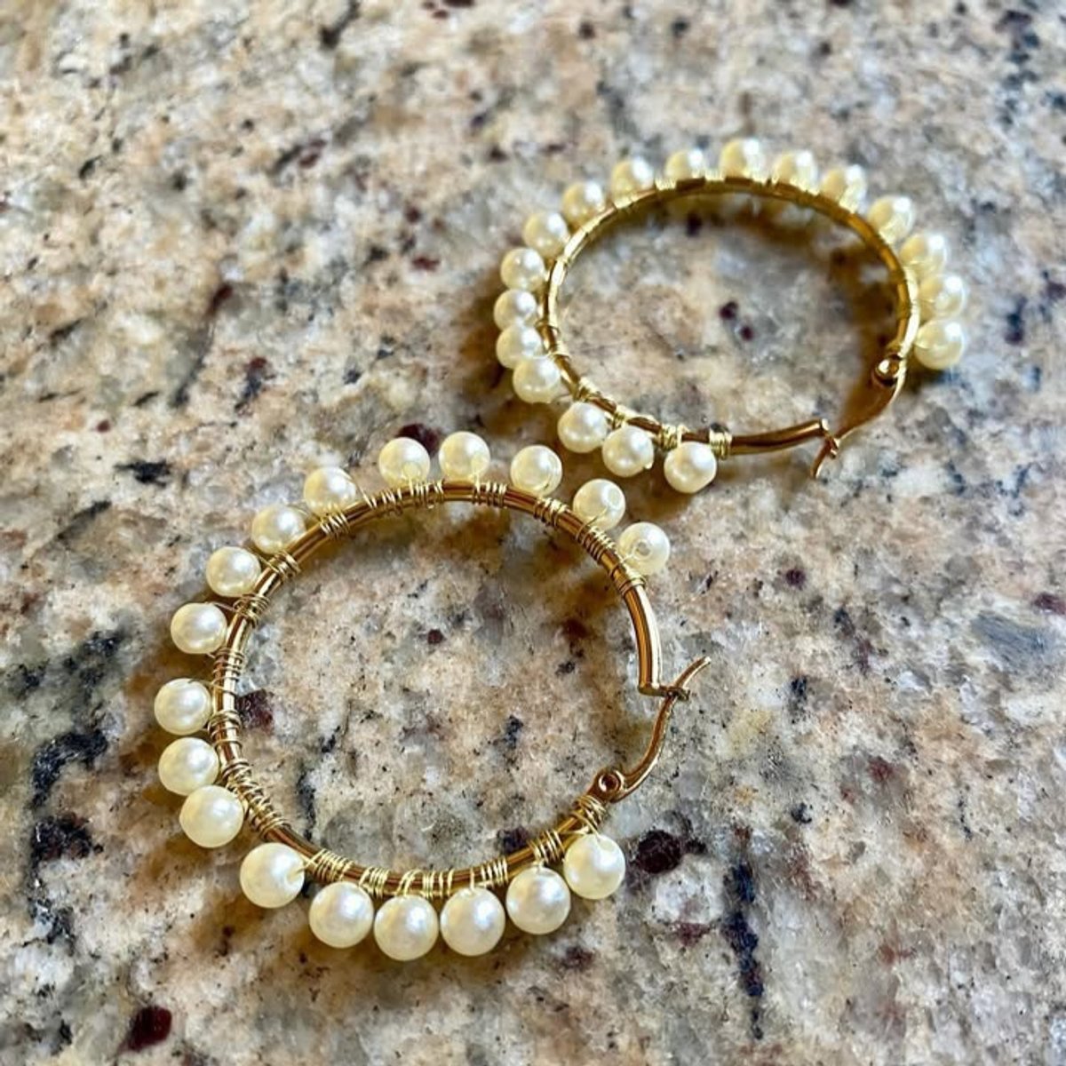 ARRACADAS MEDIANAS BORDADAS CON CHAQUIRAS - 2