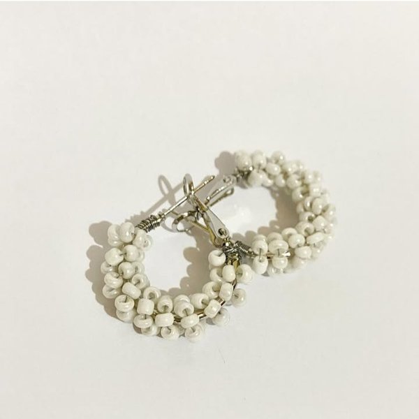 ARRACADAS BORDADAS CON CHAQUIRAS