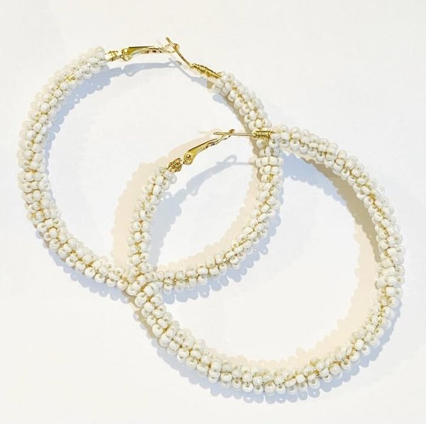 ARRACADAS GRANDES BORDADAS CON CHAQUIRAS