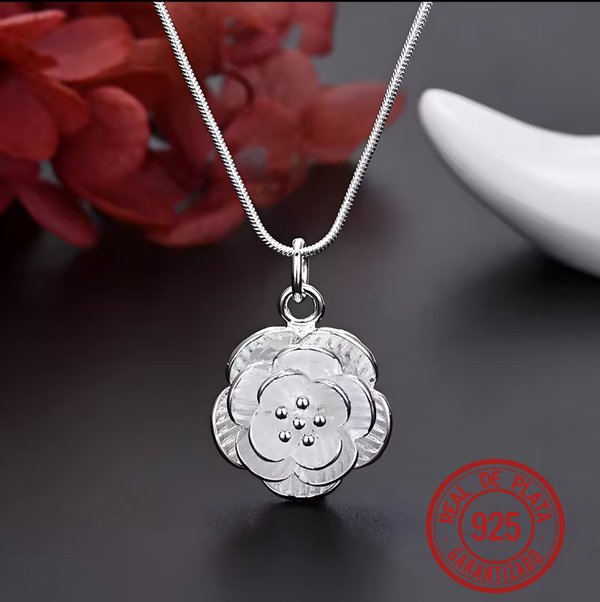 Conjunto de Plata 925 – Collar con Colgante, Brazalete y Aros en Diseño Flor