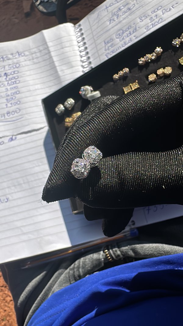 Aros cuadrado con mini diamante 