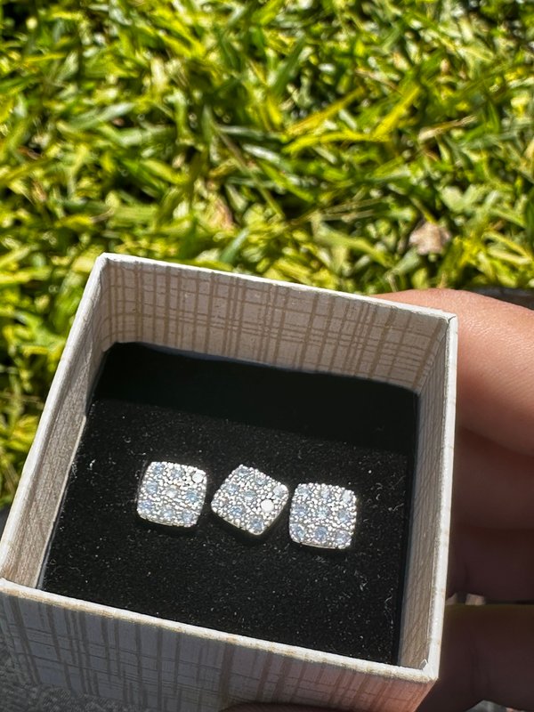 Aros cuadrados  enchapado en plata con mini brillos 