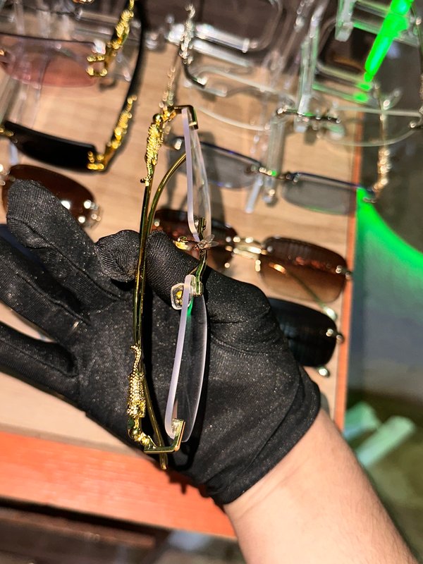 Lentes Cartier marco dorado trasparente 
