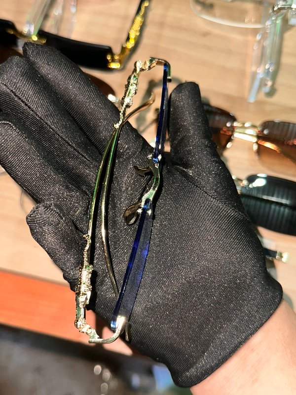Lentes Cartier marco dorado color azul 