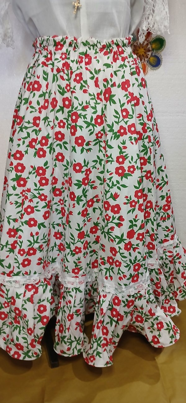 Pollera DP Blanco co  Estampa de fl12]ores rojas.