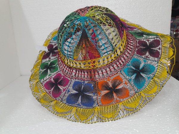 Sombrero tejido en Ñanduti