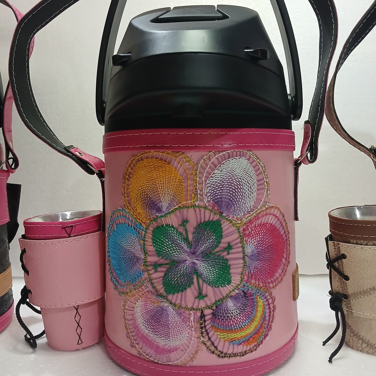 Termo decorado con artesanía - 4