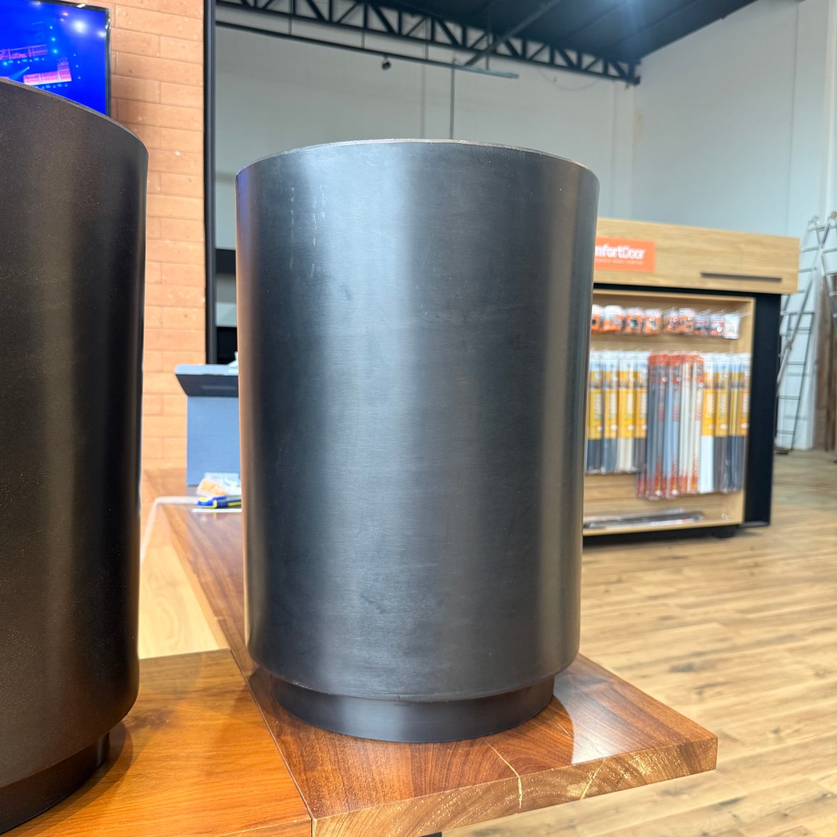 Vaso jasmim verniz 53 cromo black