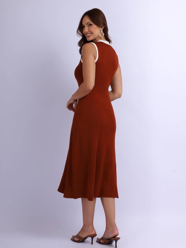 Vestido de Hilo Brasilero con Botones Dorados