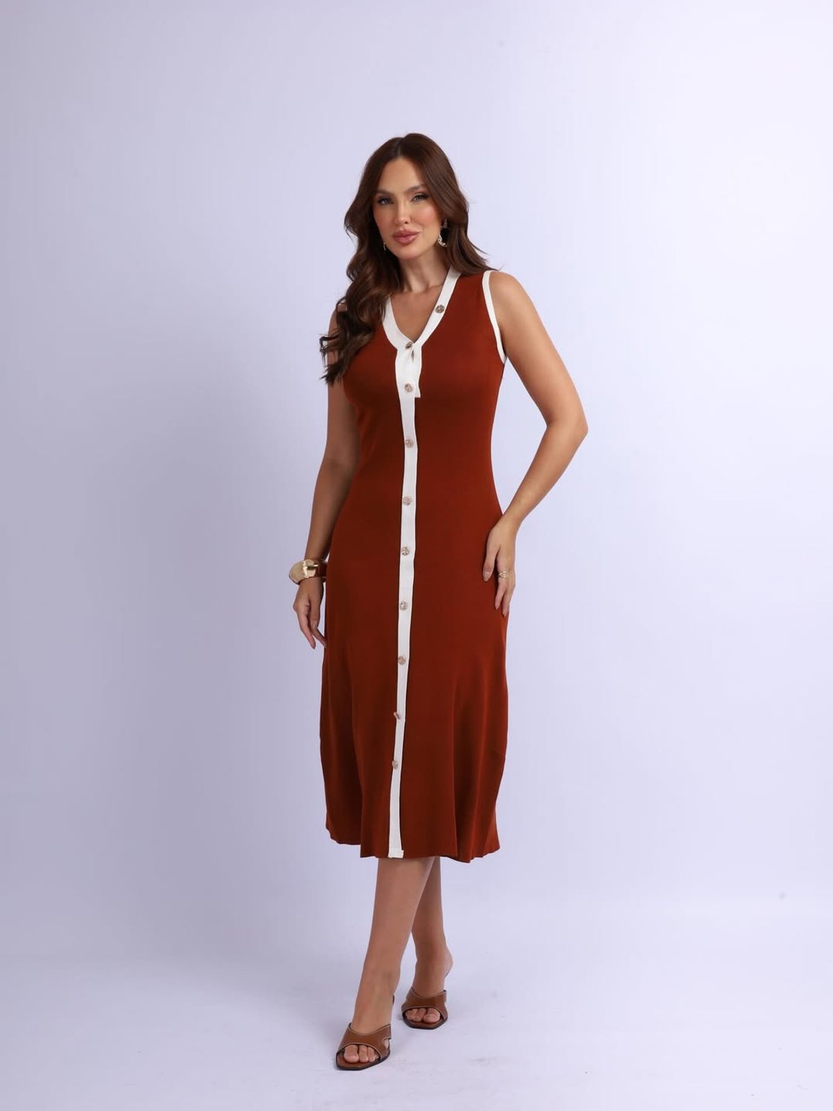 Vestido de Hilo Brasilero con Botones Dorados - 2