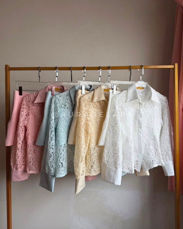 Conjunto Camisa con Falda Elegante