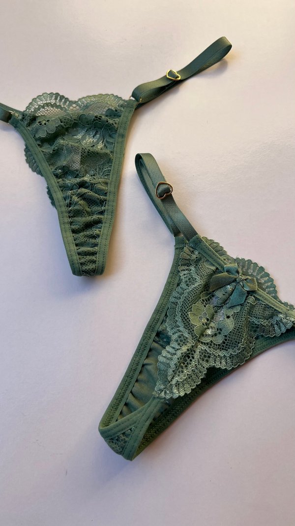 Tanga Mariposa de Encaje 