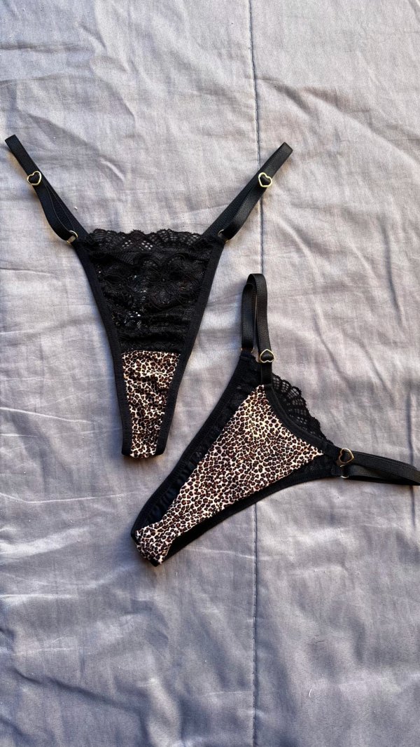 Tanga Animal Print con Encaje 