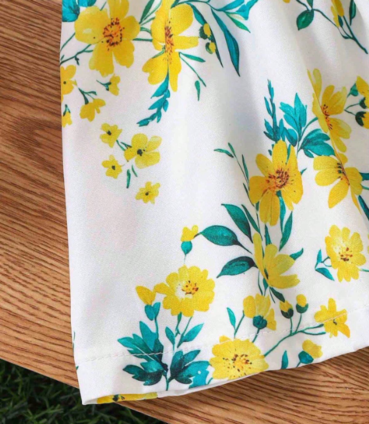 vestido con estampado floral - 4