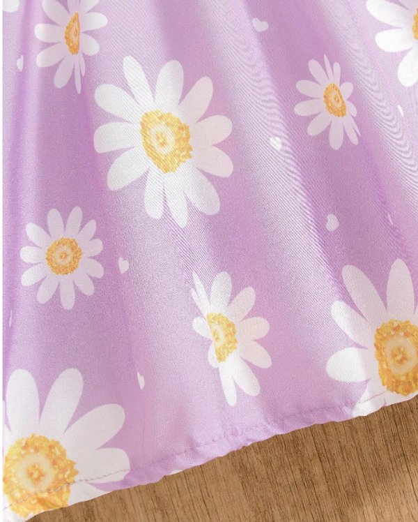 Vestidito lila con estampado de margaritas