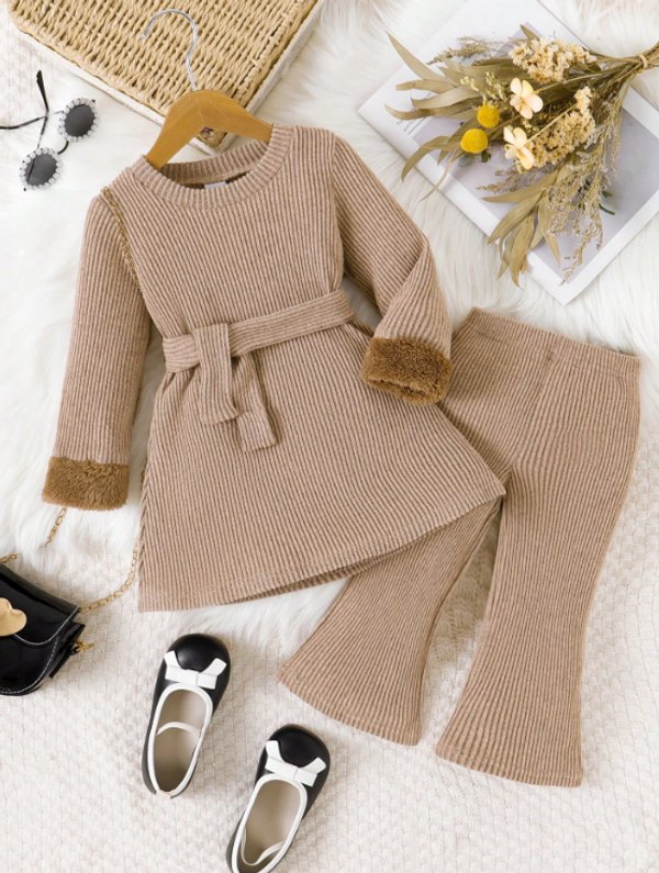 Conjunto tejido beige con blusita larga