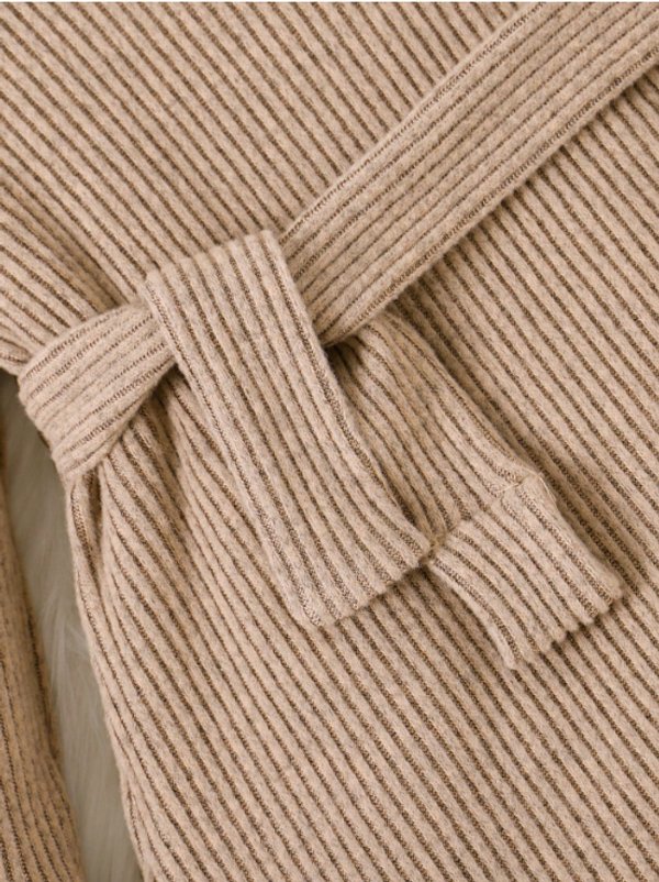 Conjunto tejido beige con blusita larga
