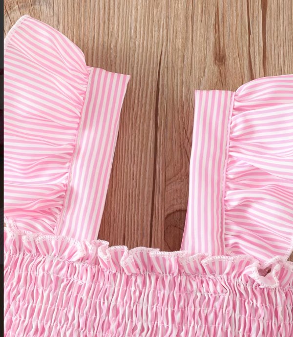 Conjunto rosa y blanco con blusita de voladitos