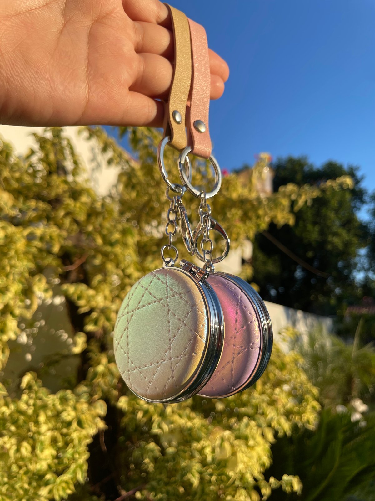 ESPEJO DOBLE+LLAVERO+CORREA💘