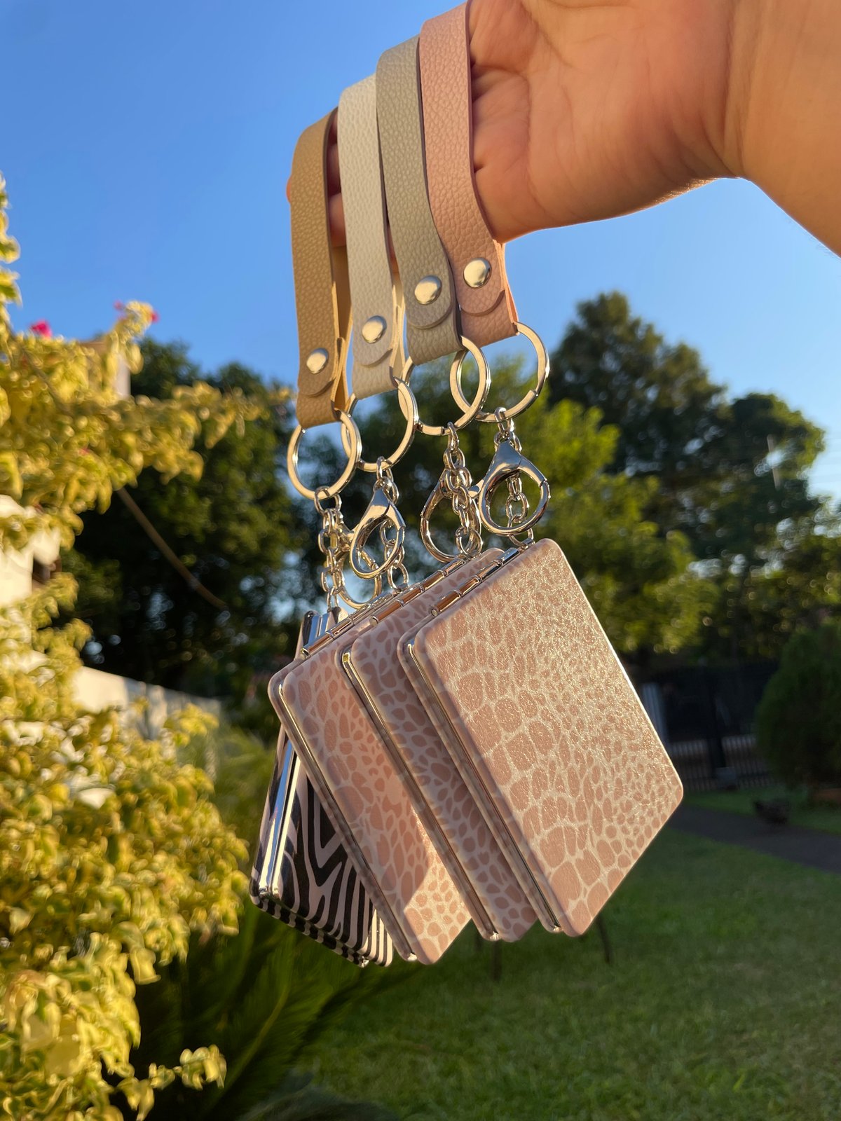 ESPEJO DOBLE+LLAVERO+CORREA💘