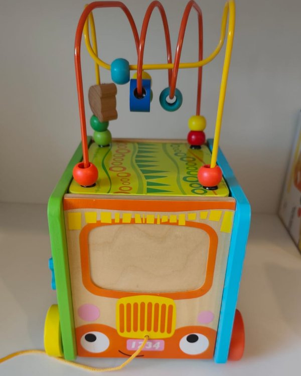Cubo Didáctico con Ruedas