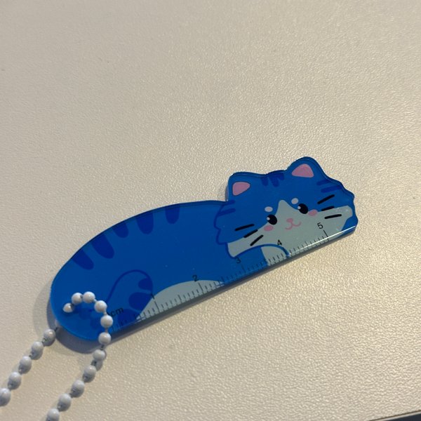 Llavero/reglita con diseño de Gatito