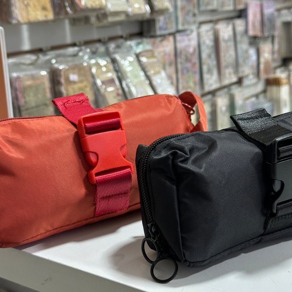 Estuche con broche