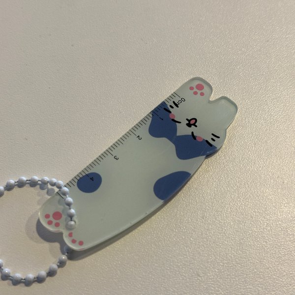 Llavero/reglita con diseño de Gatito