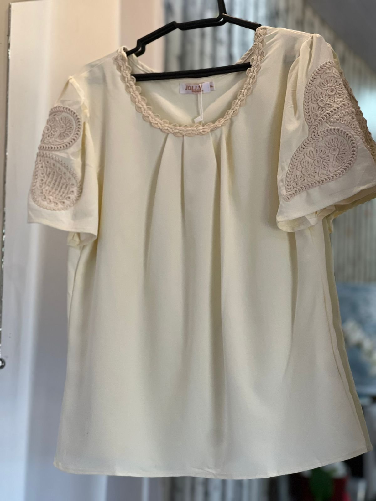 Blusas con bordados - 2