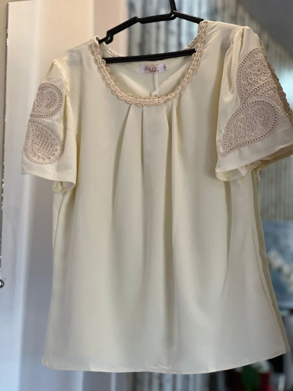 Blusas con bordados