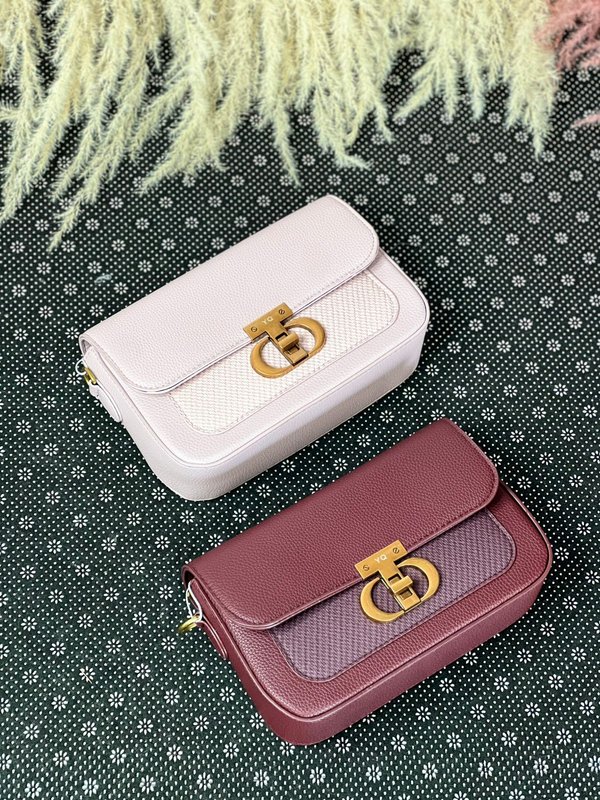 Cartera con billetera