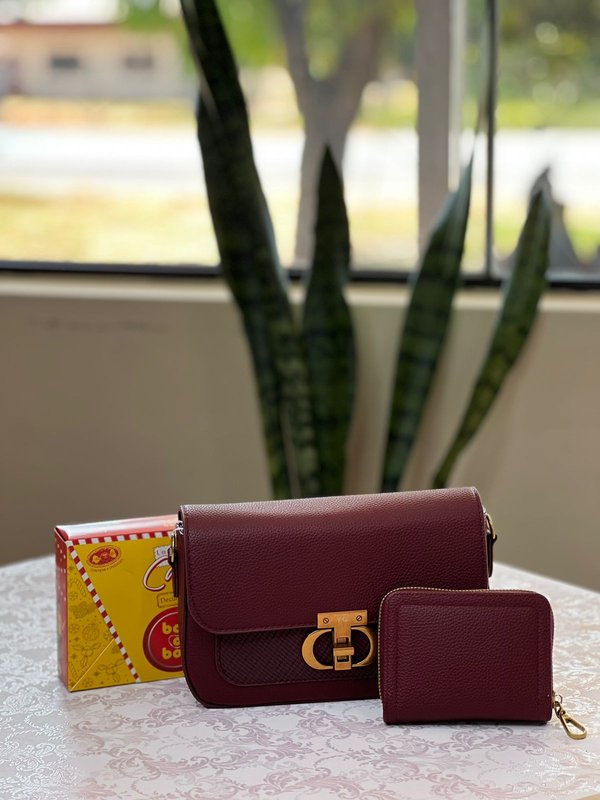 Cartera con billetera