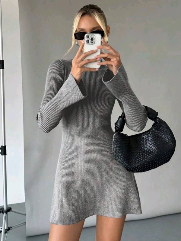 Vestido Corto Gris