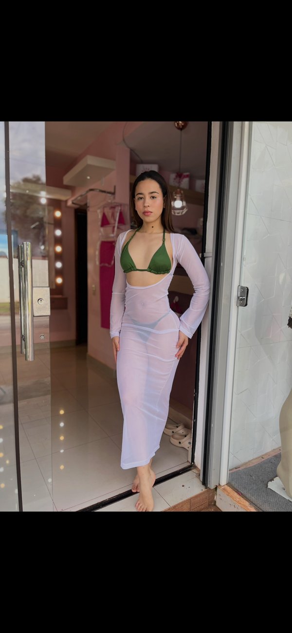 Vestido largo de tule transparente 