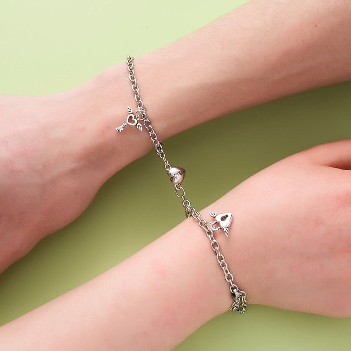 Pulseras a juego con imán  - 2