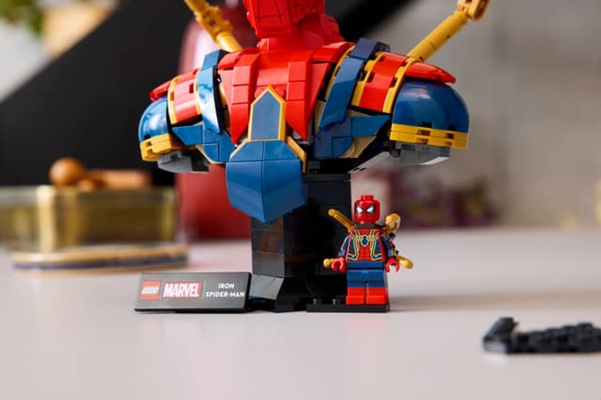 Iron Spiderman Bust - 3