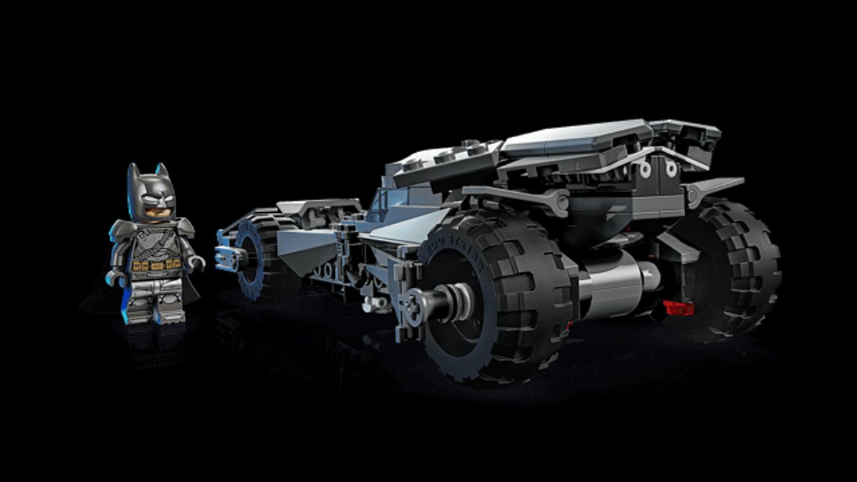 Batman vs Superman: Batmobile  - 2