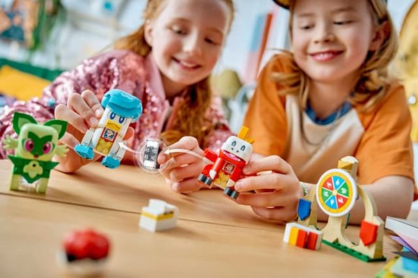 SMART Play: Sprigatito, Fuecoco and Quaxly