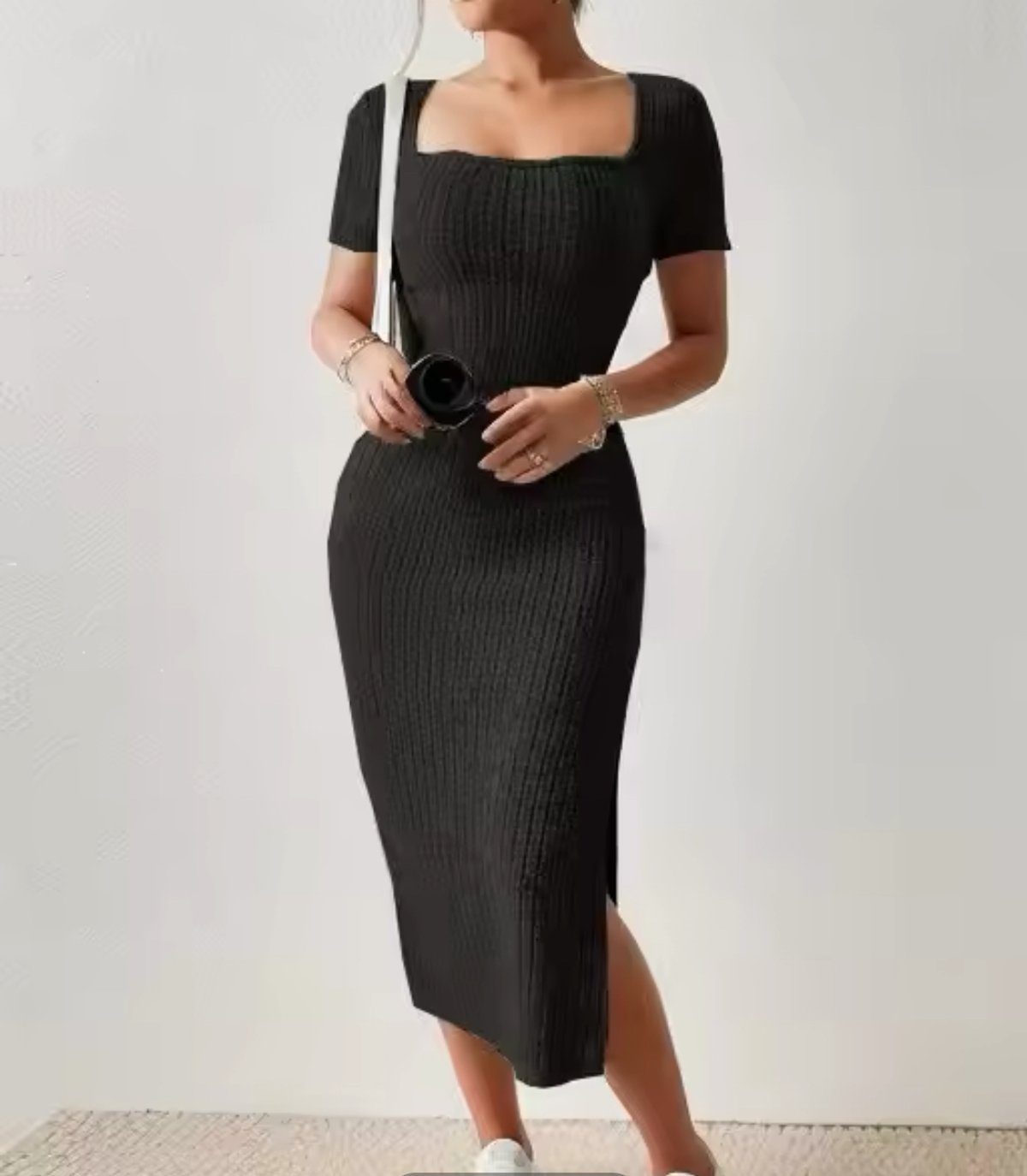 Vestido largo con cuello cuadrado