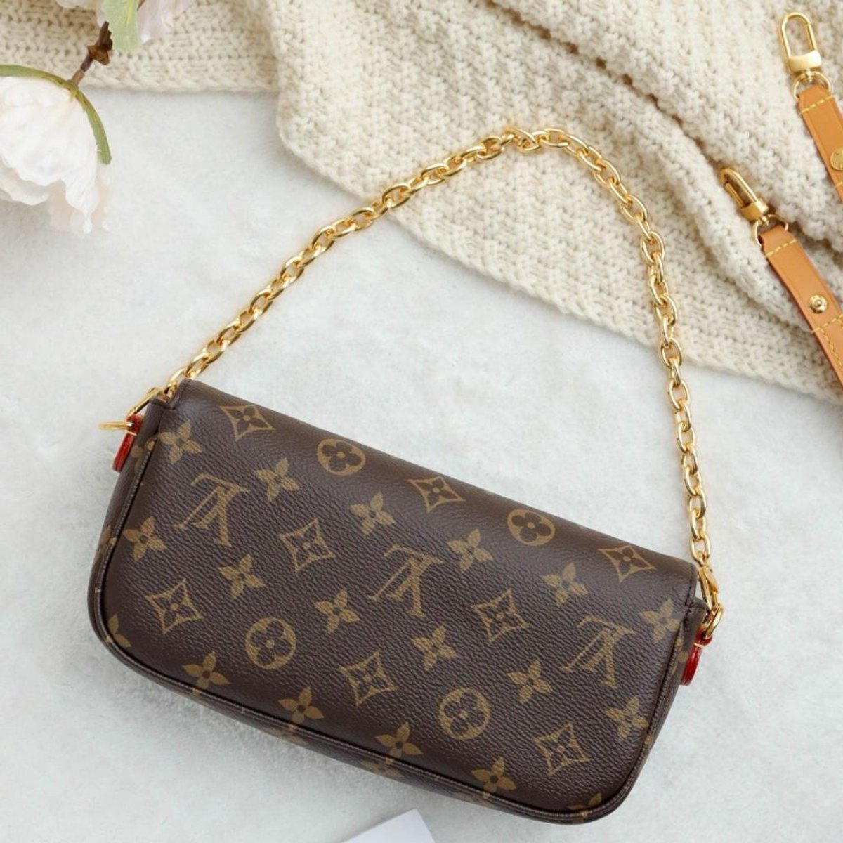 Louis Vuitton- Ivy con cadena - Marrón