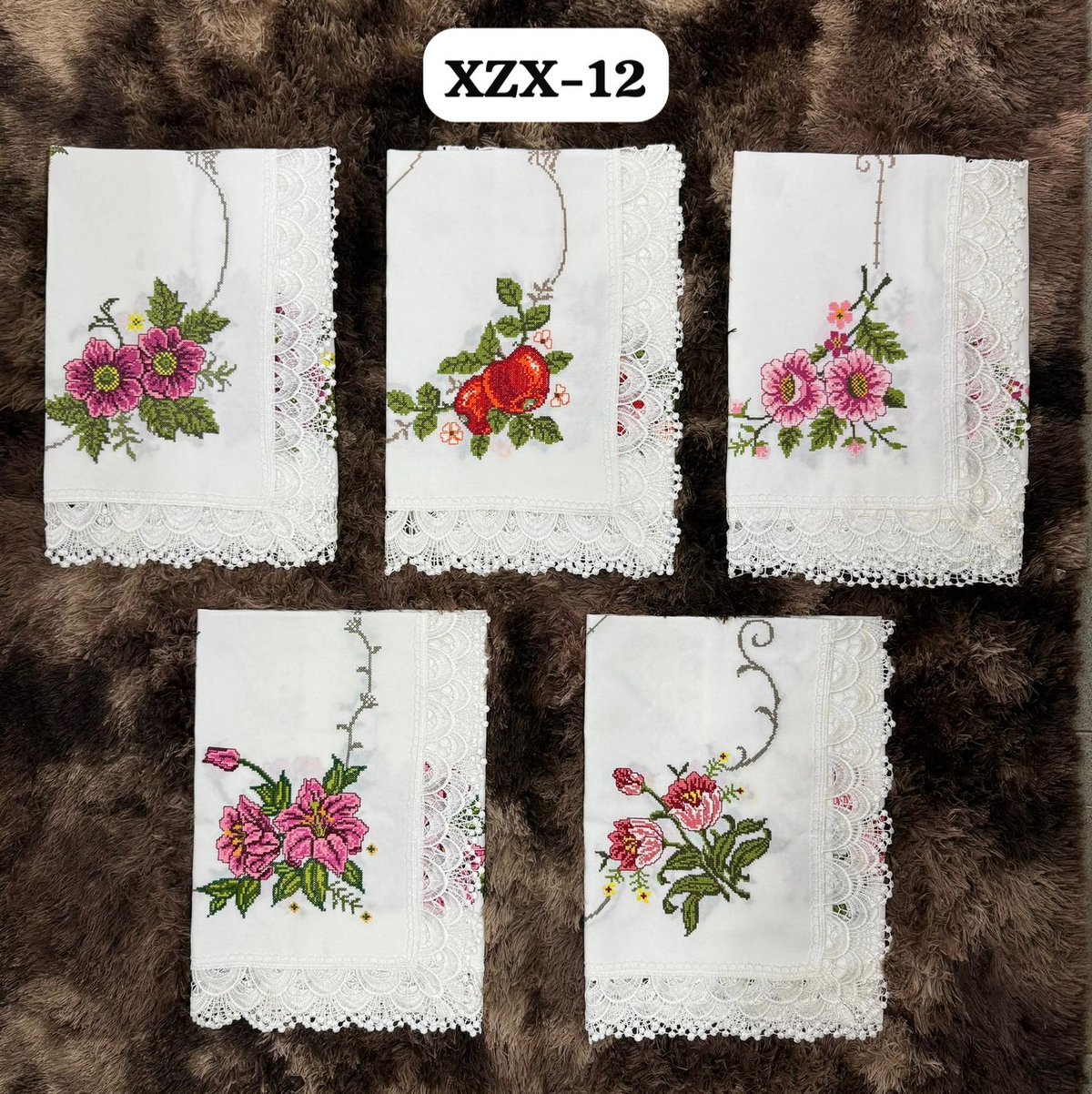 Camino de Mesa Bordado con Encaje 🍎🌸 - 2