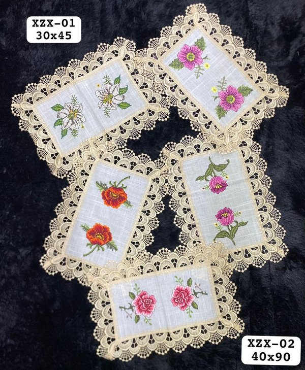 Camino de Mesa Bordado con Encaje 🍎🌸