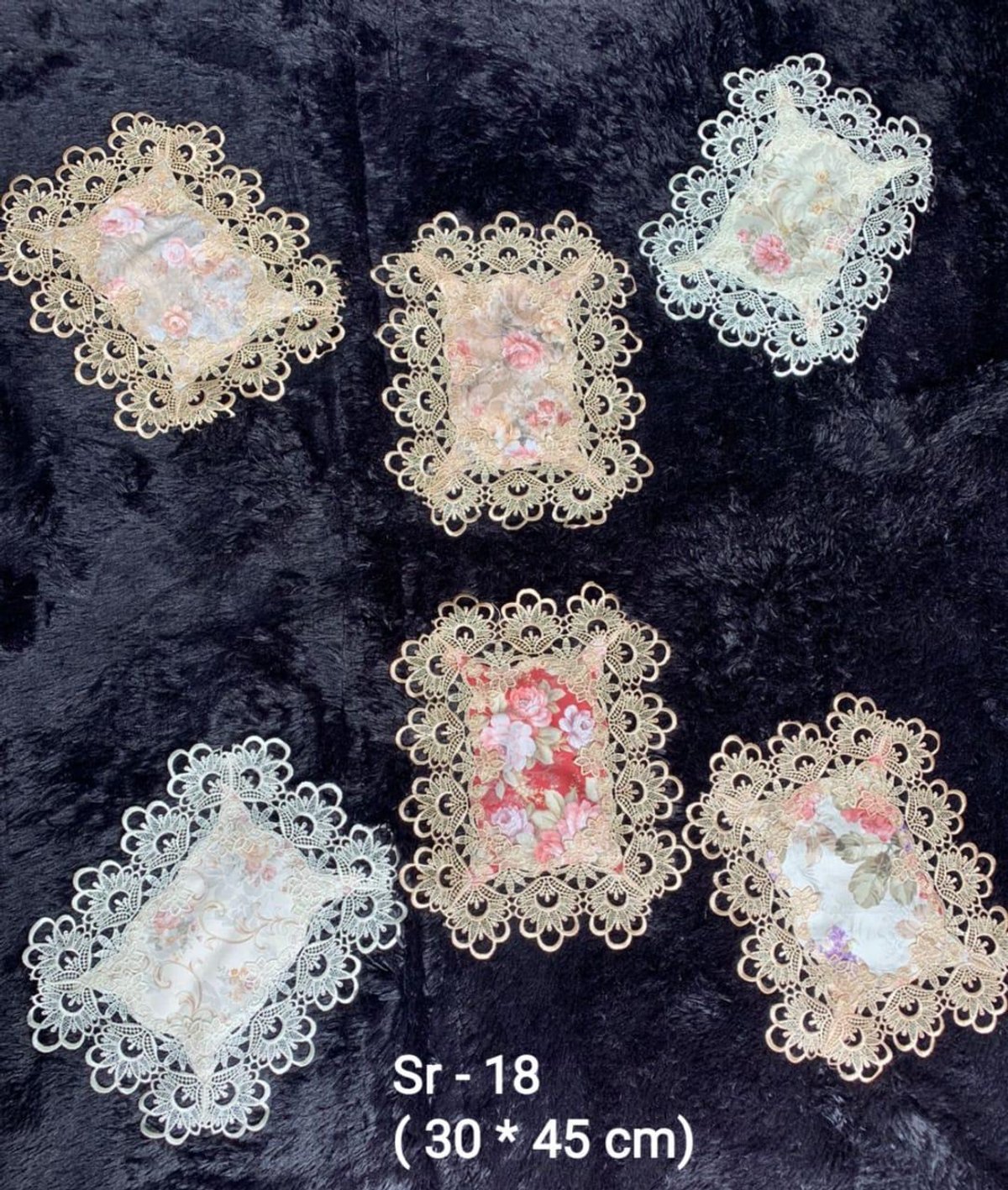 Camino de Mesa Bordado con Encaje 🍎🌸