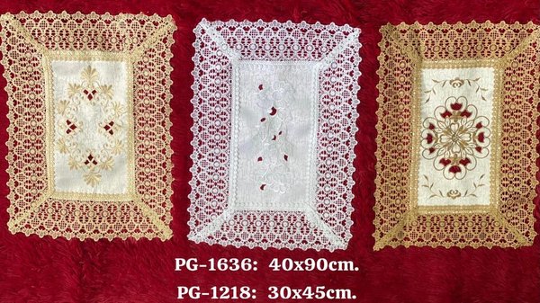 Camino de Mesa Bordado con Encaje 🍎🌸