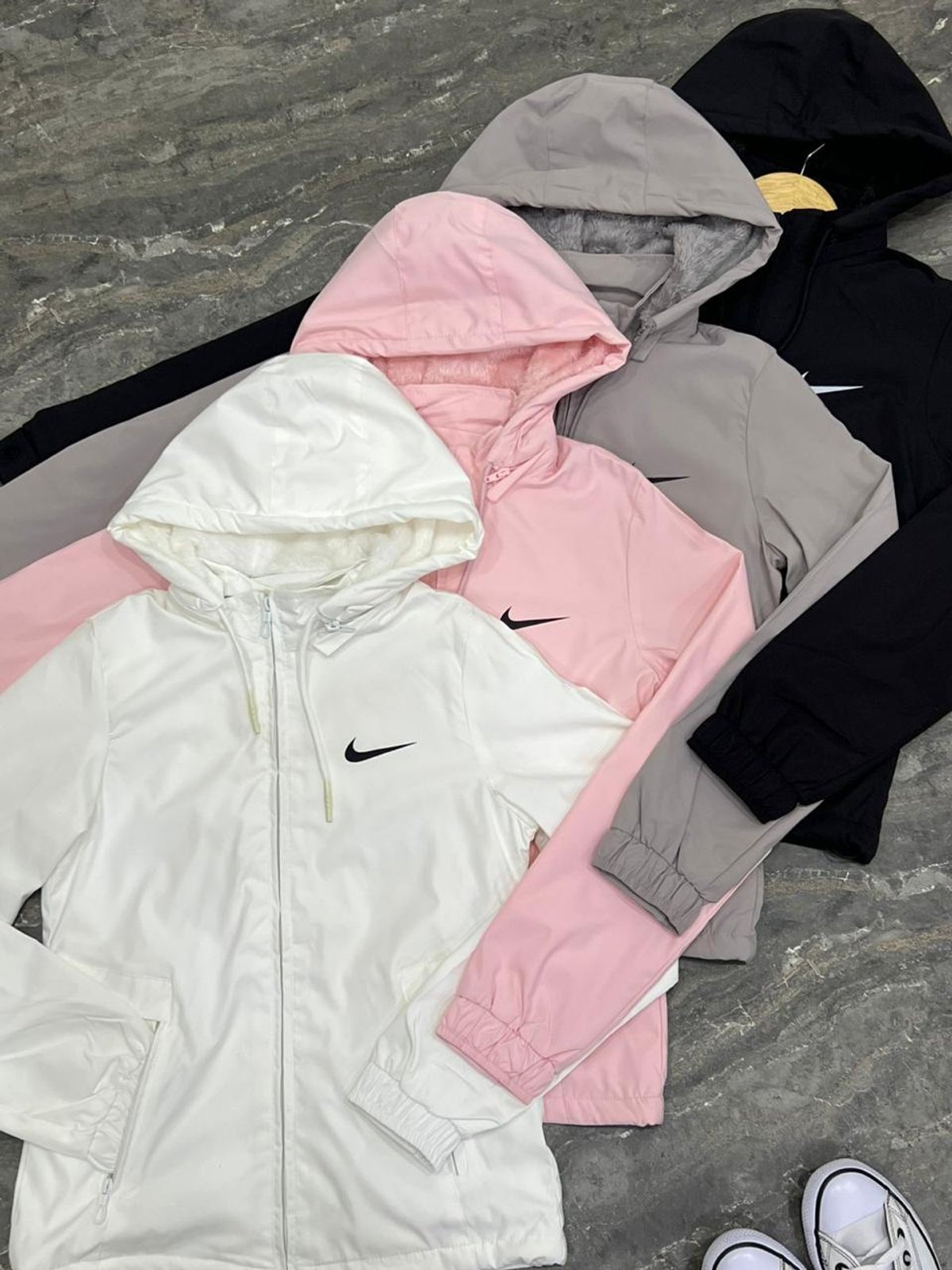 🧊 Campera Rompeviento con Interior de Corderito – Abrigo Total, Estilo Ligero 🧊