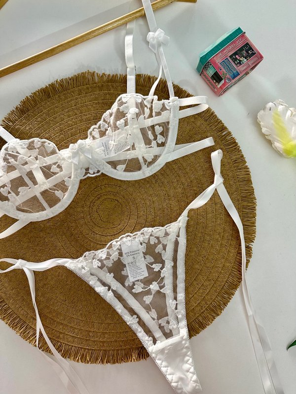 Conjunto en lienzo Aghata