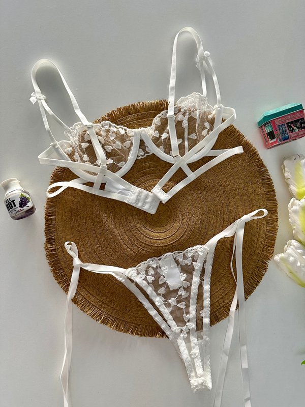 Conjunto en lienzo Aghata