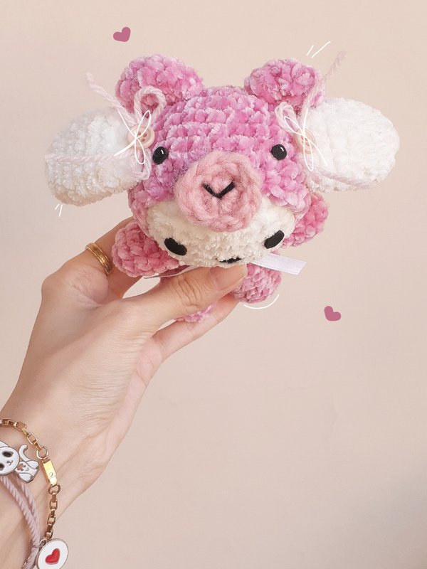 Conejito con disfraz de chanchito 🖤