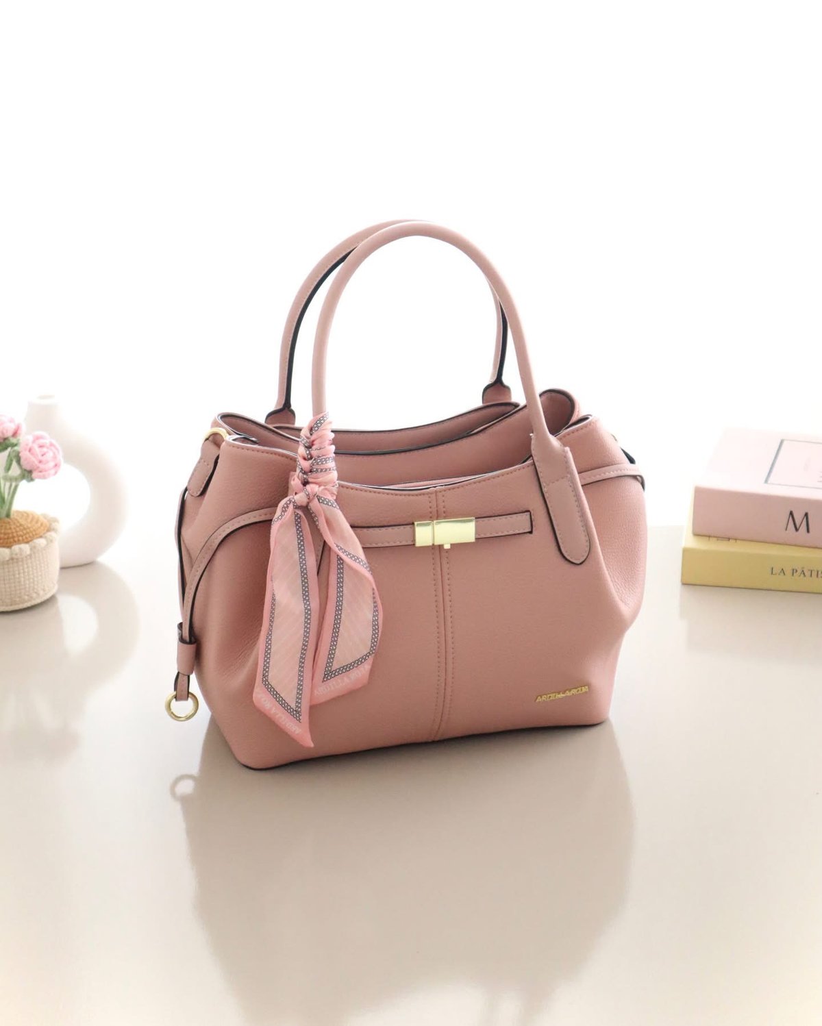 Hermosa cartera muy femenina 💅🏻y funcional 😍